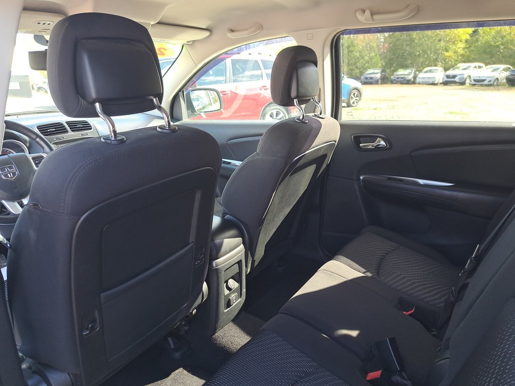 2014 Dodge Journey Limited in Hebbville, Nova Scotia - 27 - w1024h768px