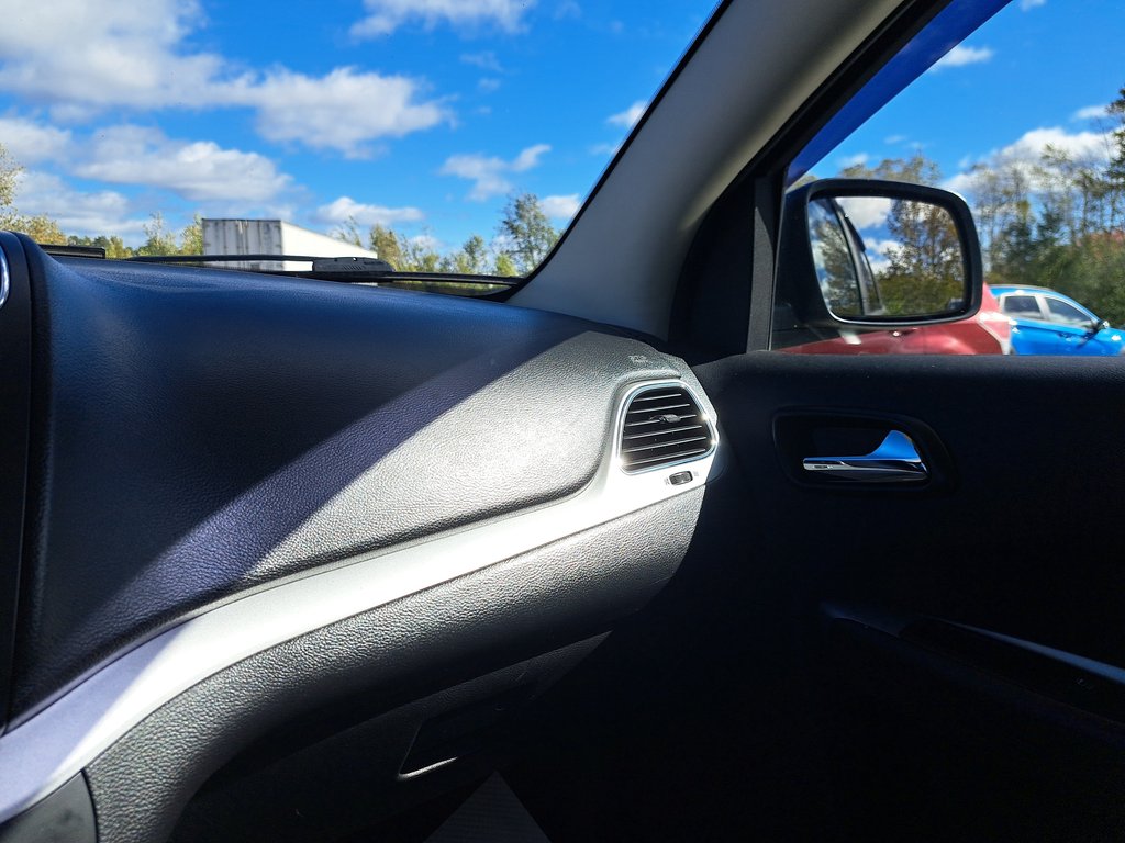 2014 Dodge Journey Limited in Hebbville, Nova Scotia - 23 - w1024h768px