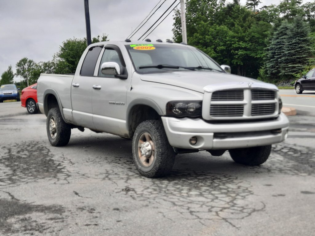 2003 Dodge RAM 2500 ST in Hebbville, Nova Scotia - 3 - w1024h768px