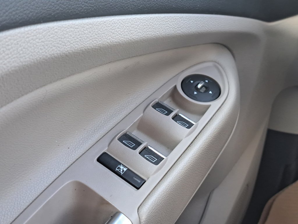 2013 Ford C-Max Hybrid SEL in Hebbville, Nova Scotia - 13 - w1024h768px