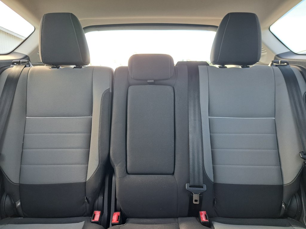 2014 Ford C-Max Hybrid SE in Hebbville, Nova Scotia - 23 - w1024h768px