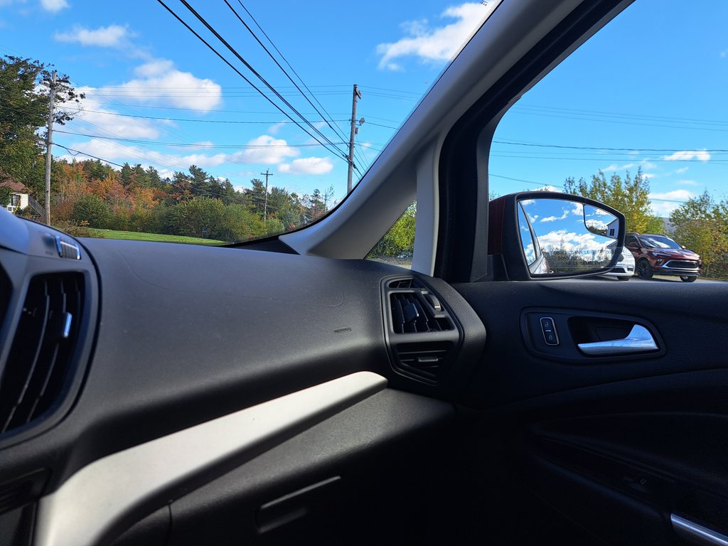 2014 Ford C-Max Hybrid SE in Hebbville, Nova Scotia - 20 - w1024h768px