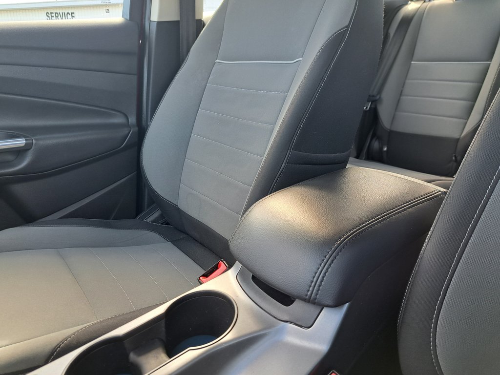 2014 Ford C-Max Hybrid SE in Hebbville, Nova Scotia - 19 - w1024h768px