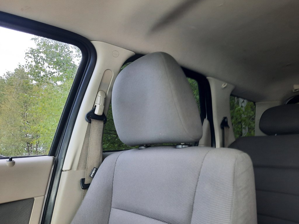 2009 Ford Escape Hybrid in Hebbville, Nova Scotia - 22 - w1024h768px