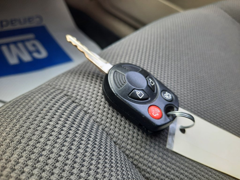 2009 Ford Escape Hybrid in Hebbville, Nova Scotia - 28 - w1024h768px
