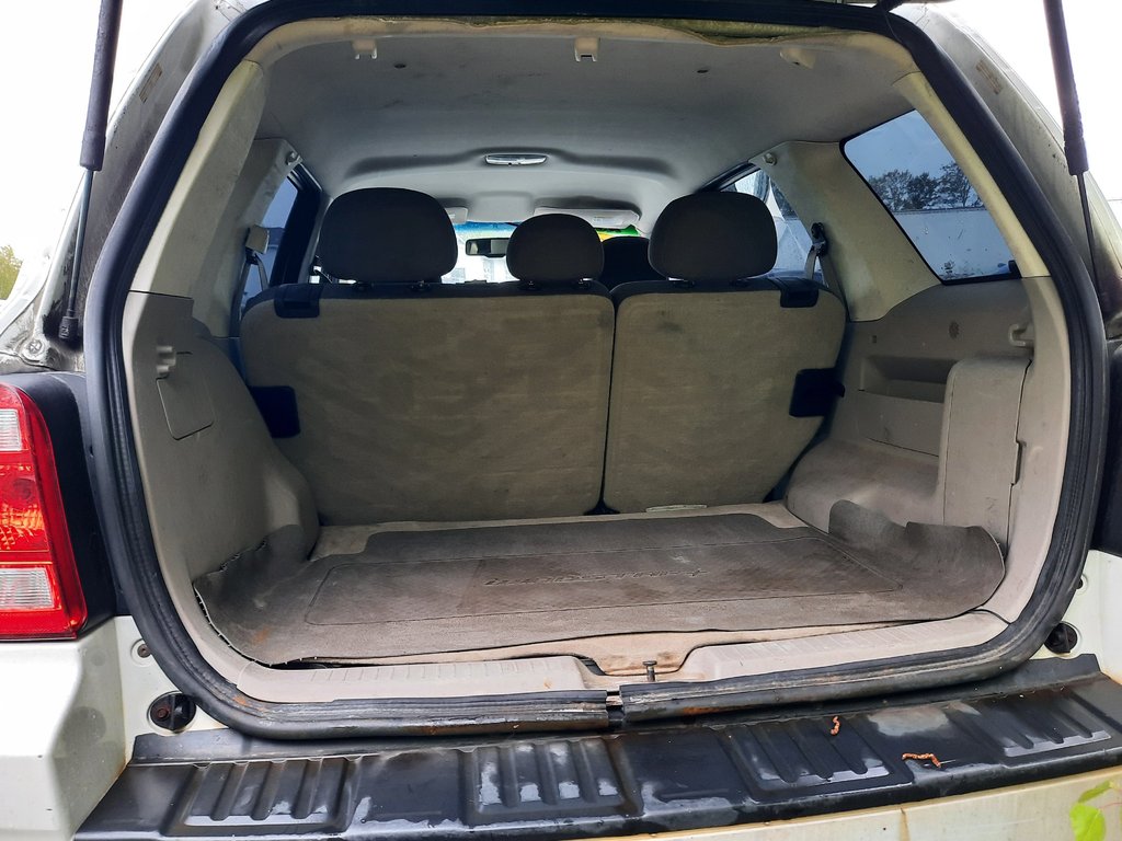 2009 Ford Escape Hybrid in Hebbville, Nova Scotia - 9 - w1024h768px