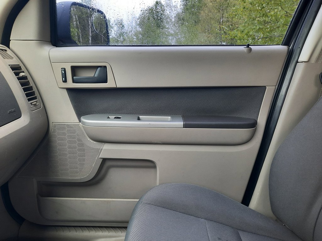 2009 Ford Escape Hybrid in Hebbville, Nova Scotia - 21 - w1024h768px