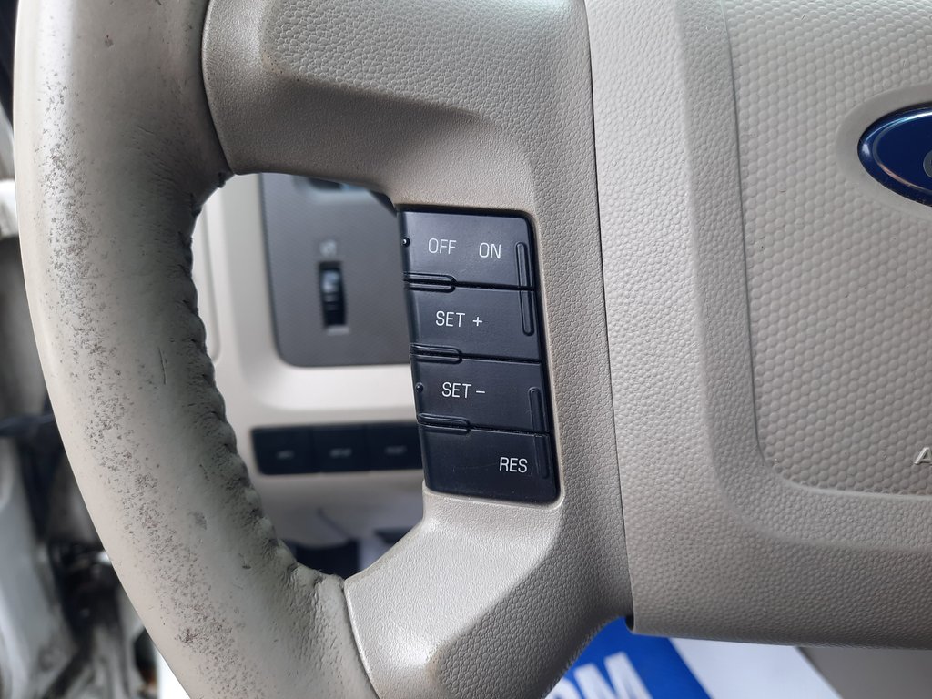 2009 Ford Escape Hybrid in Hebbville, Nova Scotia - 13 - w1024h768px