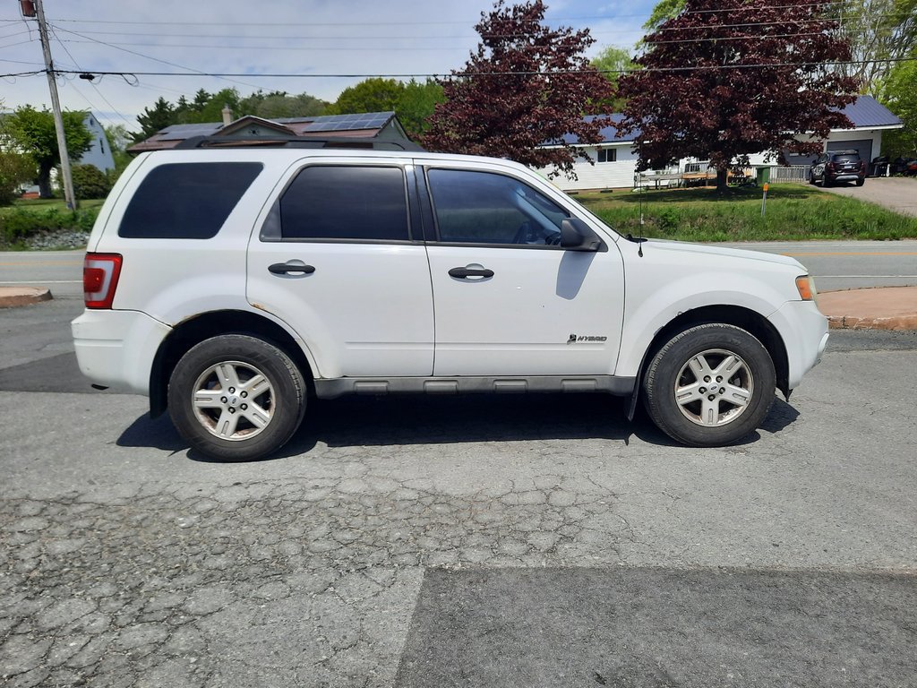 2009 Ford Escape Hybrid in Hebbville, Nova Scotia - 6 - w1024h768px