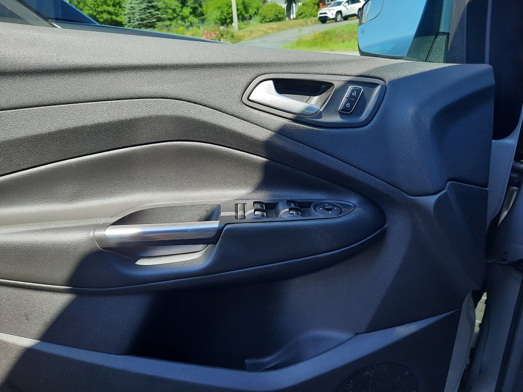 2016 Ford Escape SE in Hebbville, Nova Scotia - 11 - w1024h768px