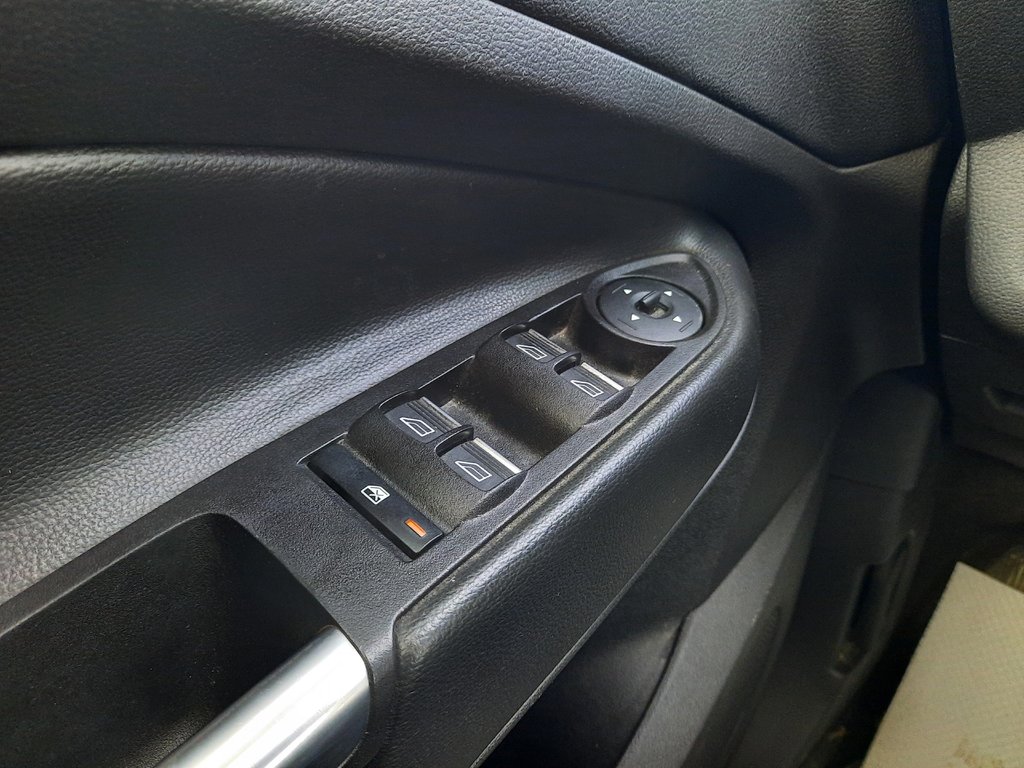 2017 Ford Escape Titanium in Hebbville, Nova Scotia - 12 - w1024h768px