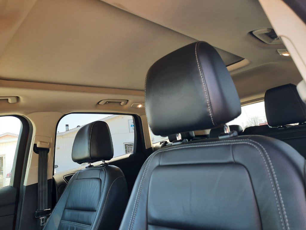 2017 Ford Escape Titanium in Hebbville, Nova Scotia - 3 - w1024h768px