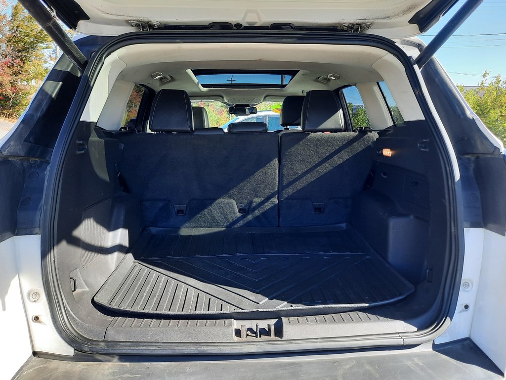 2017 Ford Escape Titanium in Hebbville, Nova Scotia - 9 - w1024h768px