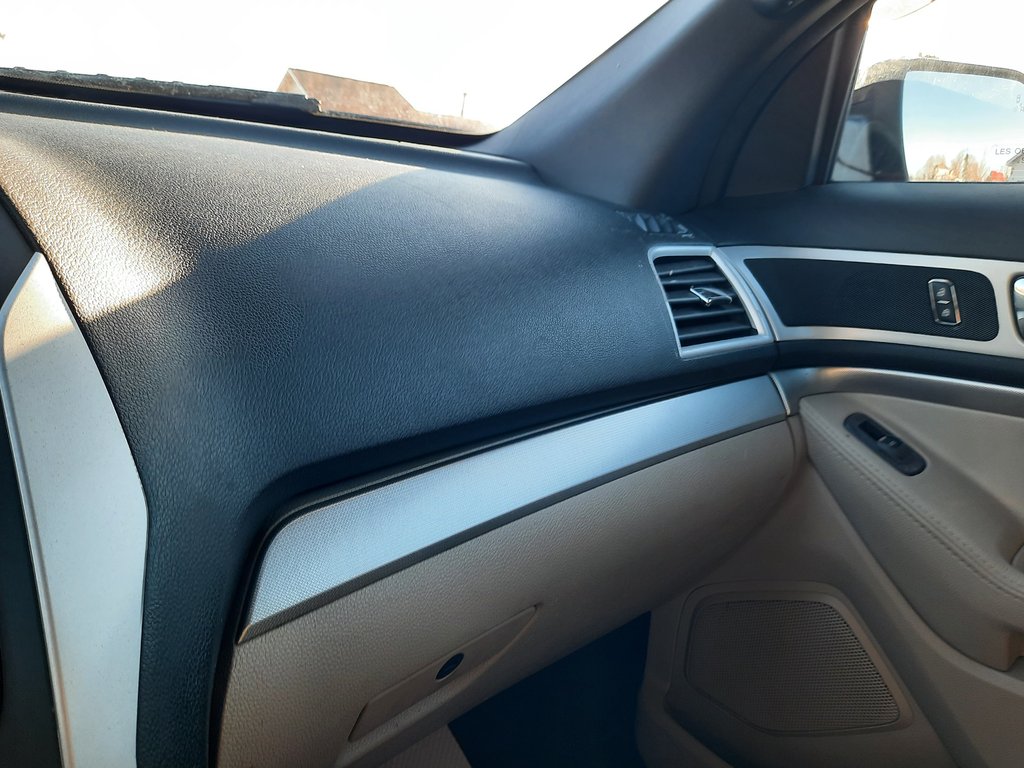 2014 Ford Explorer XLT in Hebbville, Nova Scotia - 23 - w1024h768px
