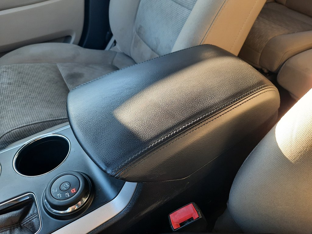 2014 Ford Explorer XLT in Hebbville, Nova Scotia - 22 - w1024h768px