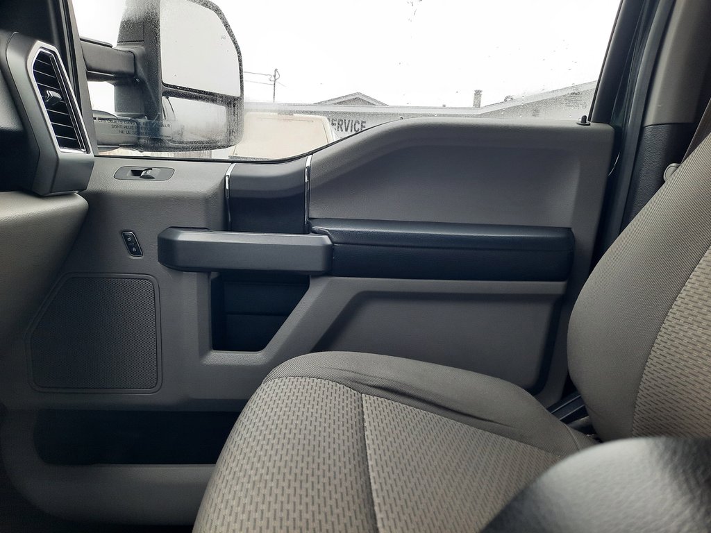 2015 Ford F-150 XLT in Hebbville, Nova Scotia - 20 - w1024h768px