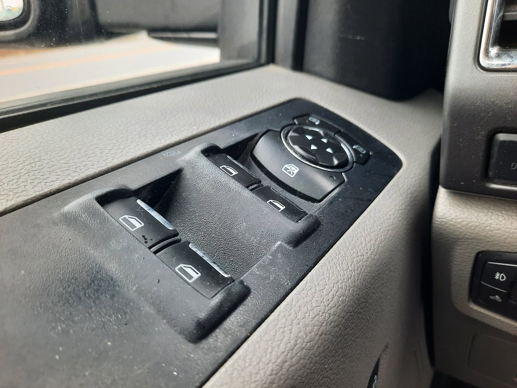 2015 Ford F-150 XLT in Hebbville, Nova Scotia - 10 - w1024h768px