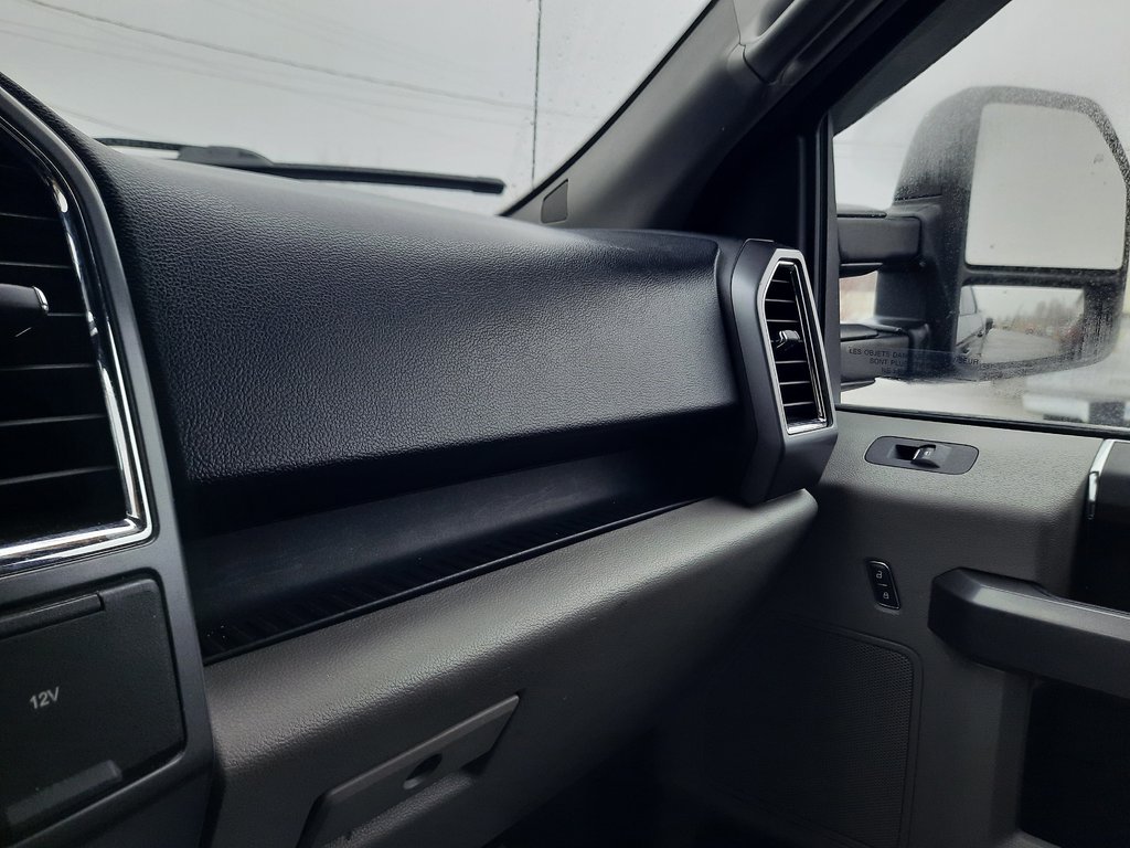 2015 Ford F-150 XLT in Hebbville, Nova Scotia - 19 - w1024h768px