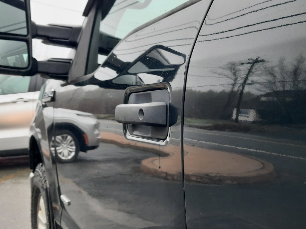 2015 Ford F-150 XLT in Hebbville, Nova Scotia - 9 - w1024h768px