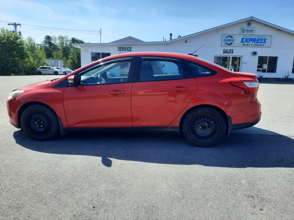 2012 Ford Focus SE in Hebbville, Nova Scotia - 6 - w1024h768px