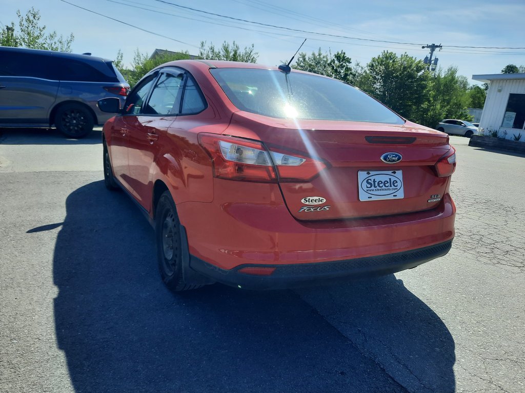 2012 Ford Focus SE in Hebbville, Nova Scotia - 5 - w1024h768px