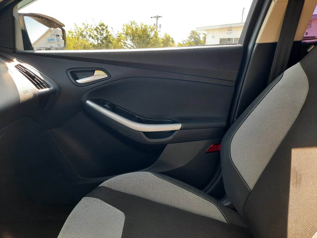 2013 Ford Focus SE in Hebbville, Nova Scotia - 22 - w1024h768px