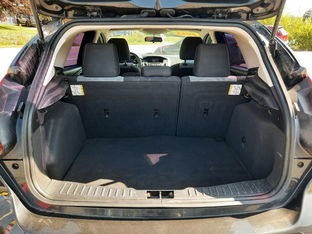 2013 Ford Focus SE in Hebbville, Nova Scotia - 9 - w1024h768px