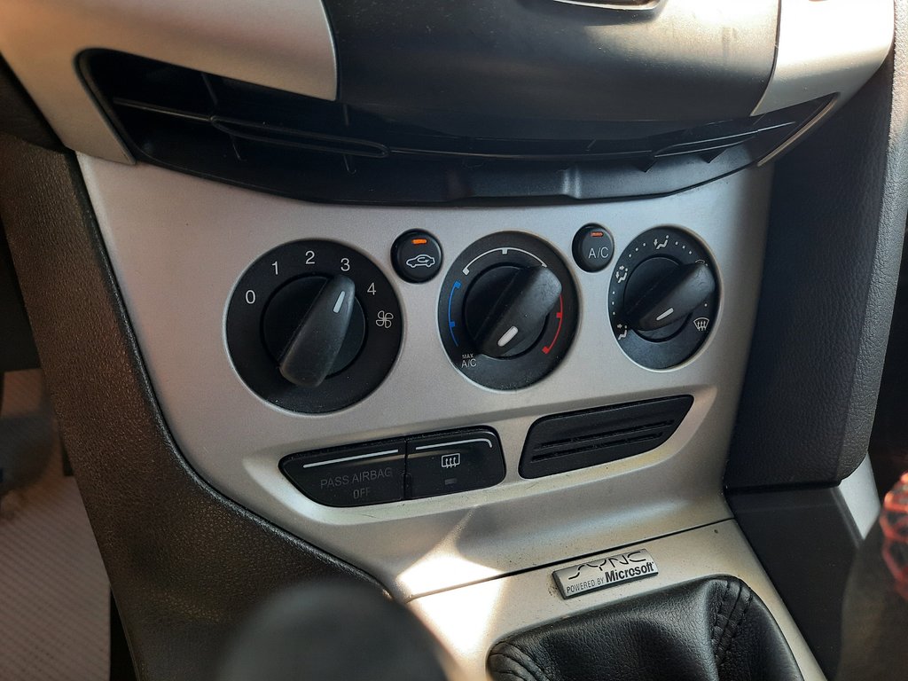 2013 Ford Focus SE in Hebbville, Nova Scotia - 19 - w1024h768px