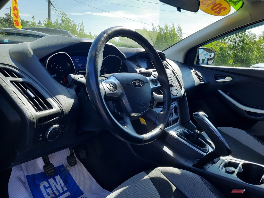 2013 Ford Focus SE in Hebbville, Nova Scotia - 3 - w1024h768px