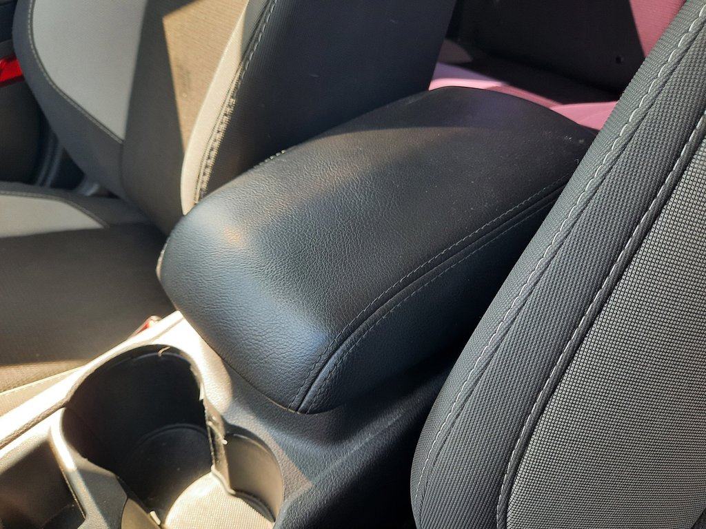 2013 Ford Focus SE in Hebbville, Nova Scotia - 20 - w1024h768px