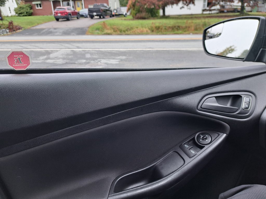 2015 Ford Focus S in Hebbville, Nova Scotia - 9 - w1024h768px