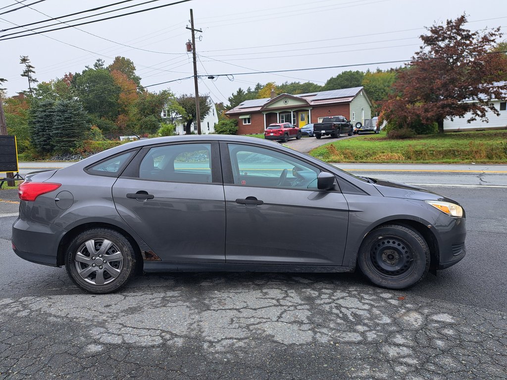 2015 Ford Focus S in Hebbville, Nova Scotia - 5 - w1024h768px