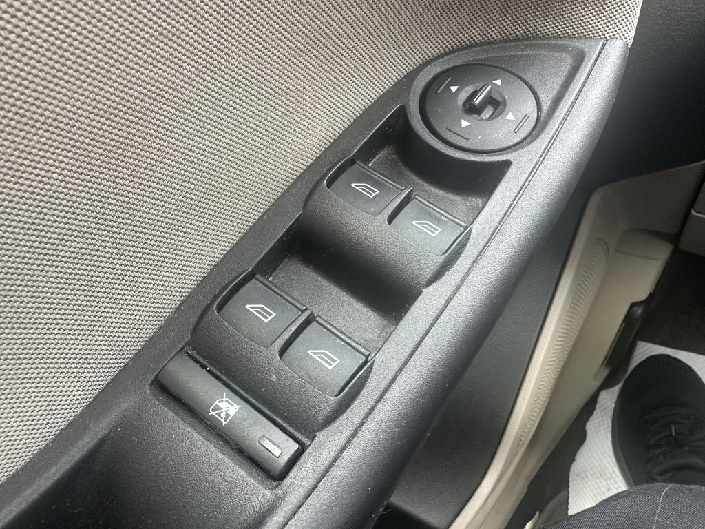 2016 Ford Focus SE in Hebbville, Nova Scotia - 8 - w1024h768px
