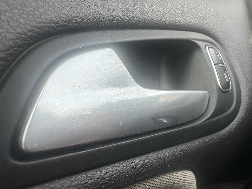 2016 Ford Focus SE in Hebbville, Nova Scotia - 9 - w1024h768px