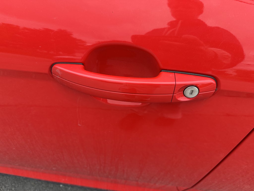2016 Ford Focus SE in Hebbville, Nova Scotia - 7 - w1024h768px