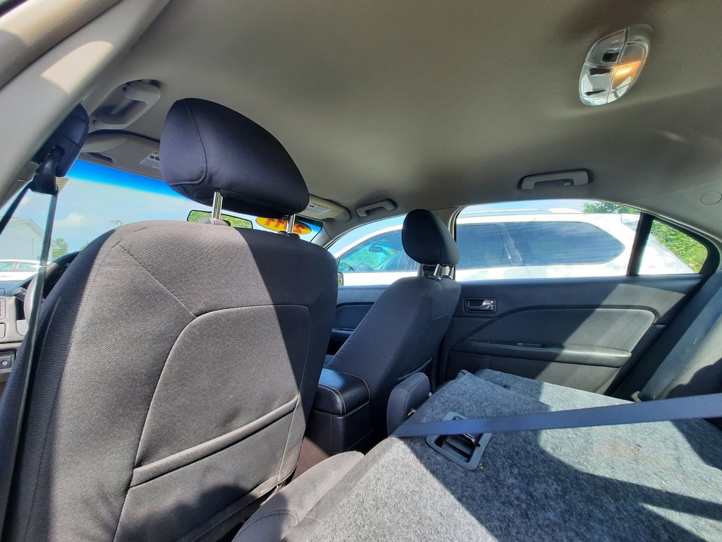 2011 Ford Fusion SE in Hebbville, Nova Scotia - 23 - w1024h768px