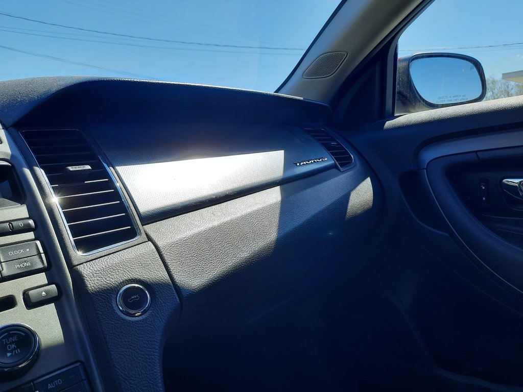 2011 Ford Taurus SEL in Hebbville, Nova Scotia - 12 - w1024h768px