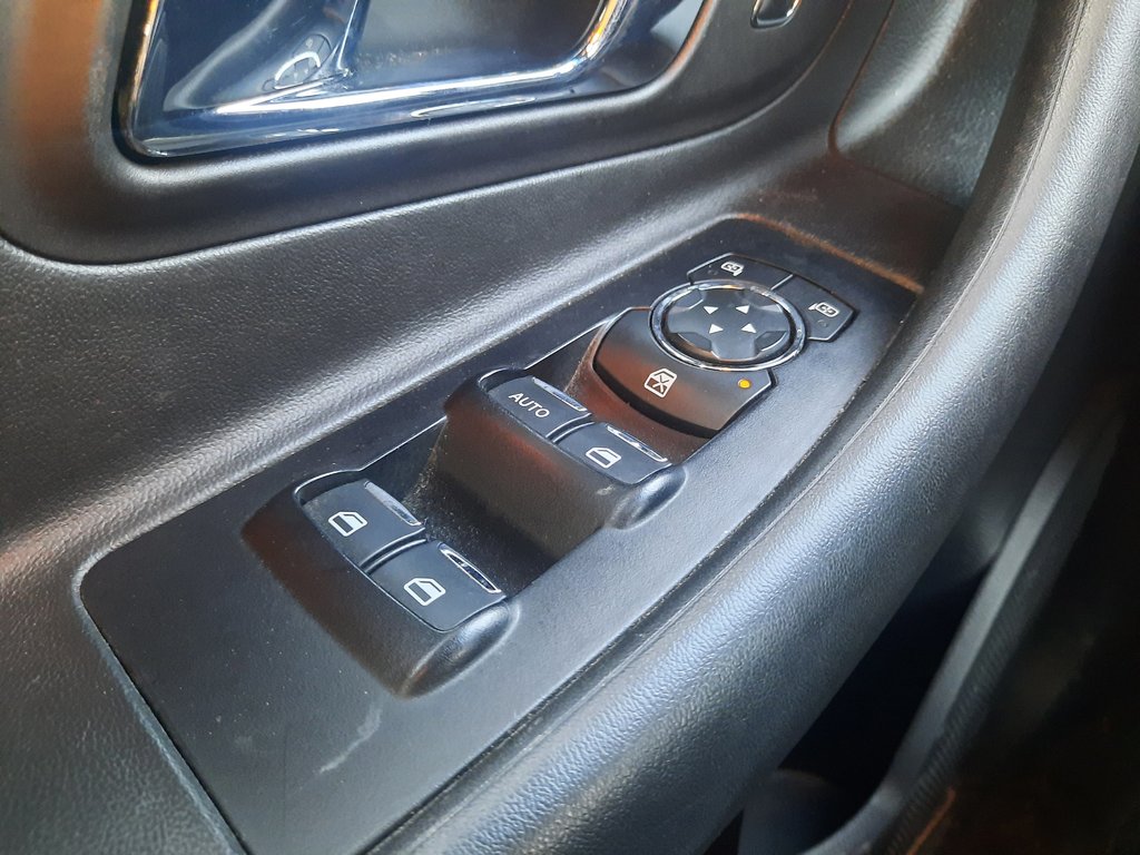 2014 Ford Taurus SEL in Hebbville, Nova Scotia - 8 - w1024h768px