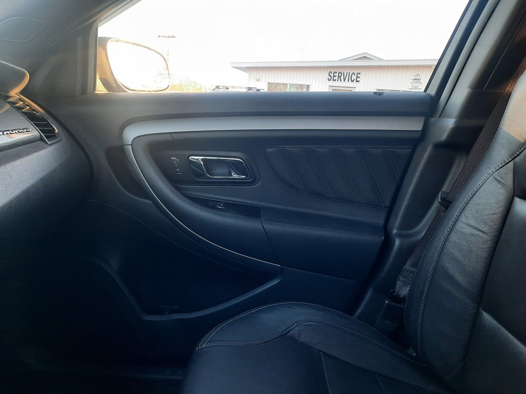 2014 Ford Taurus SEL in Hebbville, Nova Scotia - 18 - w1024h768px
