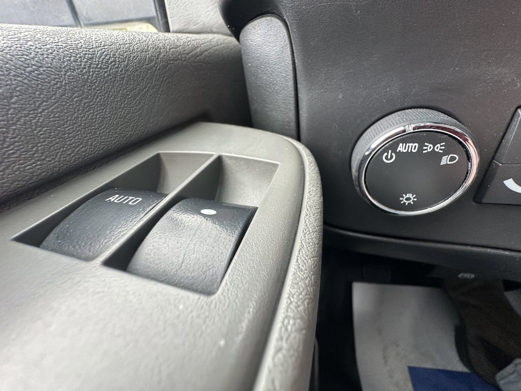 2020 GMC Savana Cargo Van BASE in Hebbville, Nova Scotia - 10 - w1024h768px