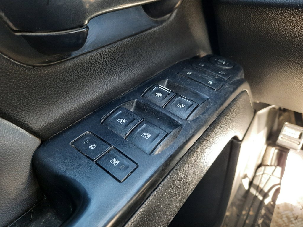 2014 GMC Sierra 1500 BASE in Hebbville, Nova Scotia - 10 - w1024h768px