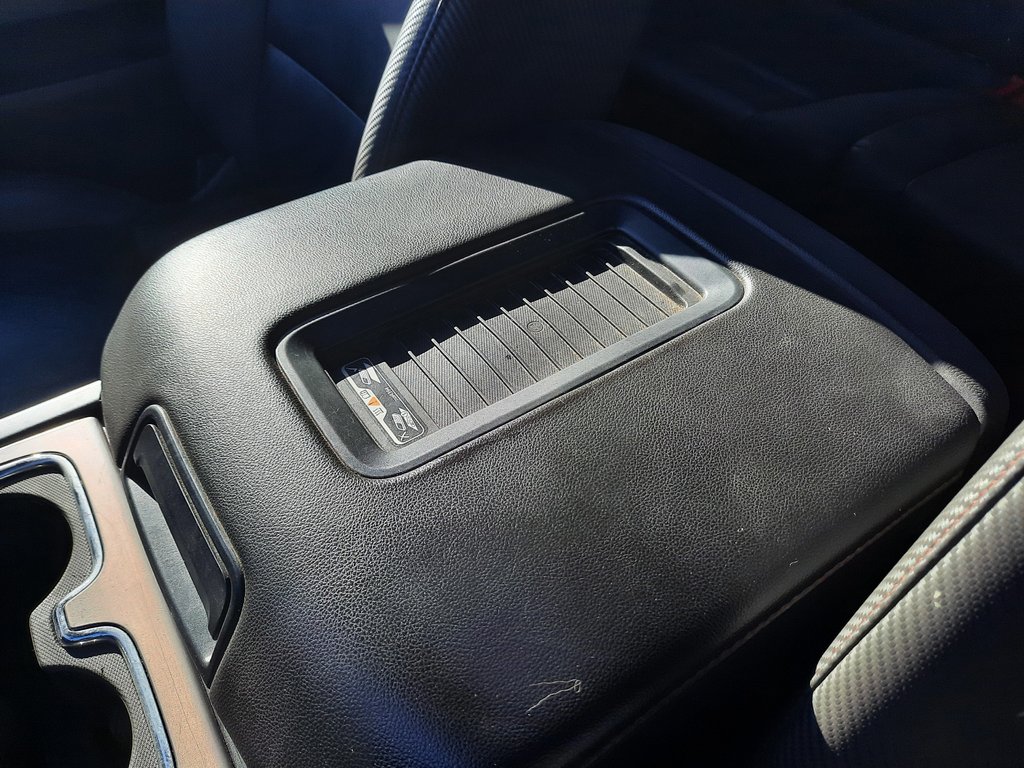 2018 GMC Sierra 1500 SLT in Hebbville, Nova Scotia - 19 - w1024h768px