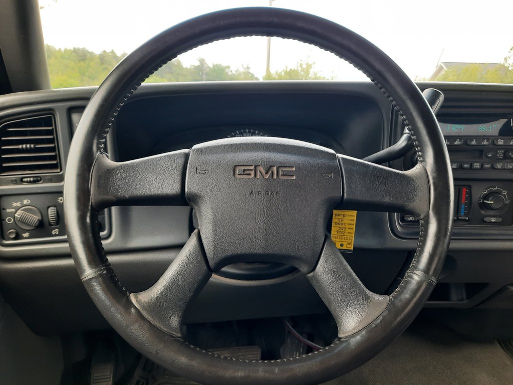 2003 GMC Sierra 2500HD SLE in Hebbville, Nova Scotia - 10 - w1024h768px