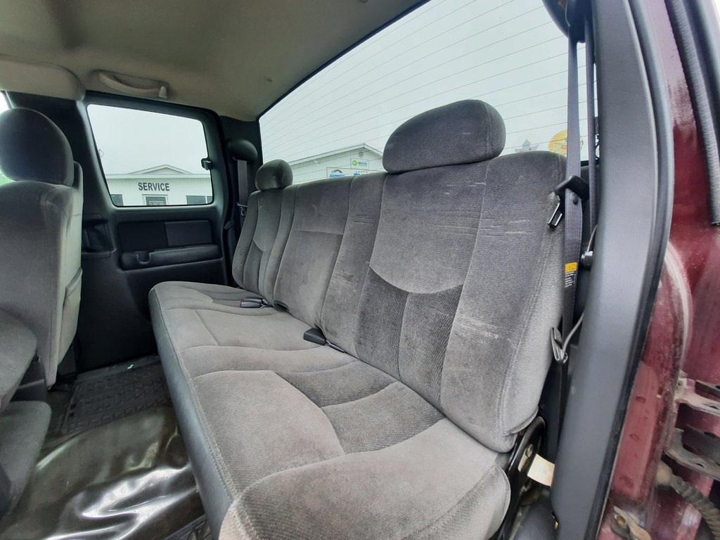 2003 GMC Sierra 2500HD SLE in Hebbville, Nova Scotia - 18 - w1024h768px