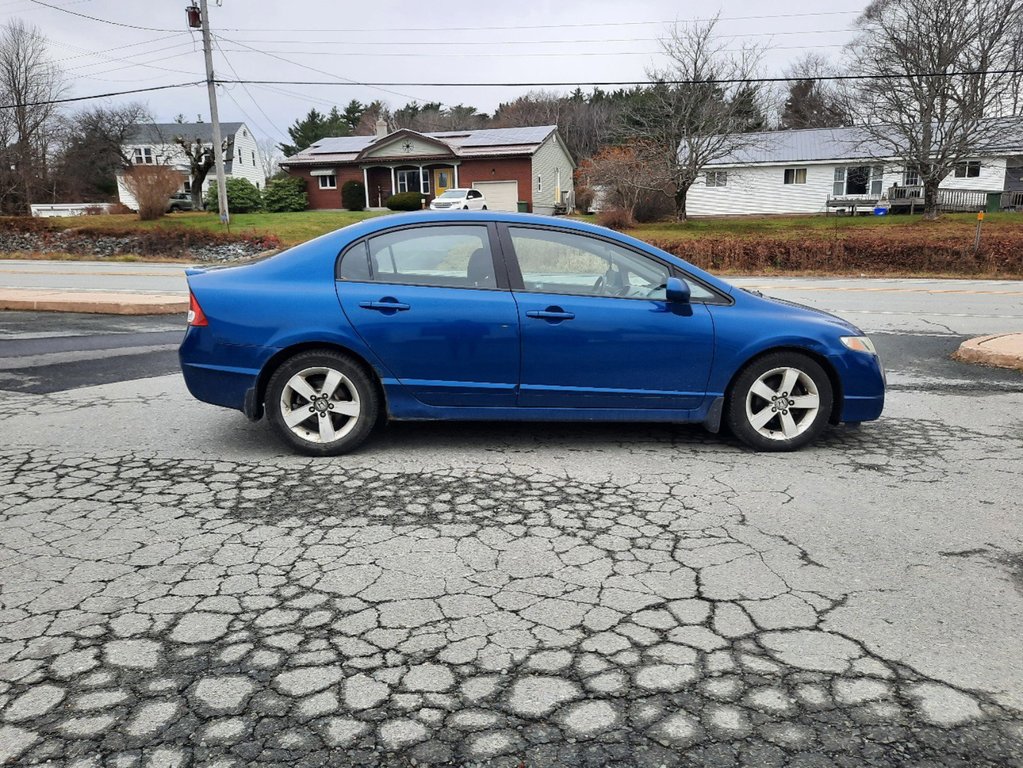 2011  Civic Sdn SE in Hebbville, Nova Scotia - 4 - w1024h768px