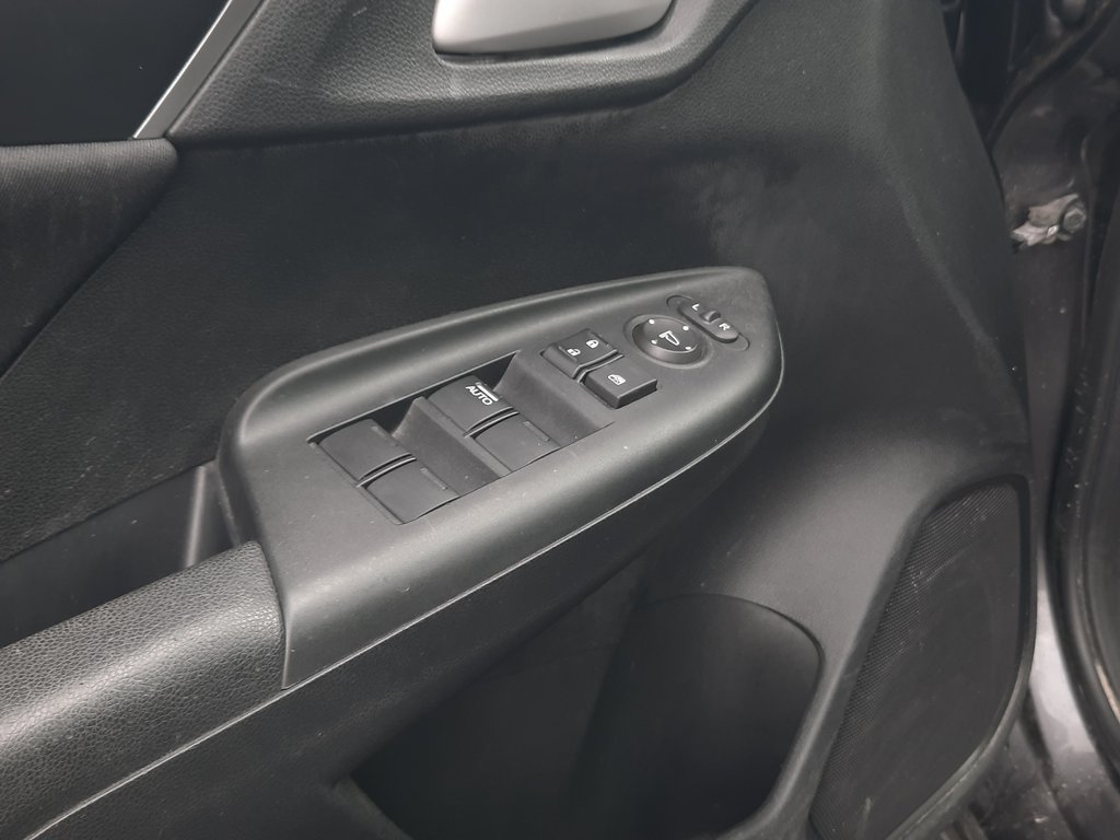 2015 Honda Fit LX in Hebbville, Nova Scotia - 7 - w1024h768px