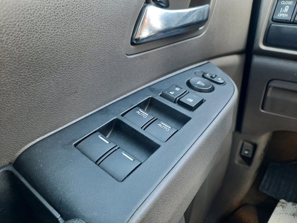 2016 Honda Odyssey EX in Hebbville, Nova Scotia - 11 - w1024h768px