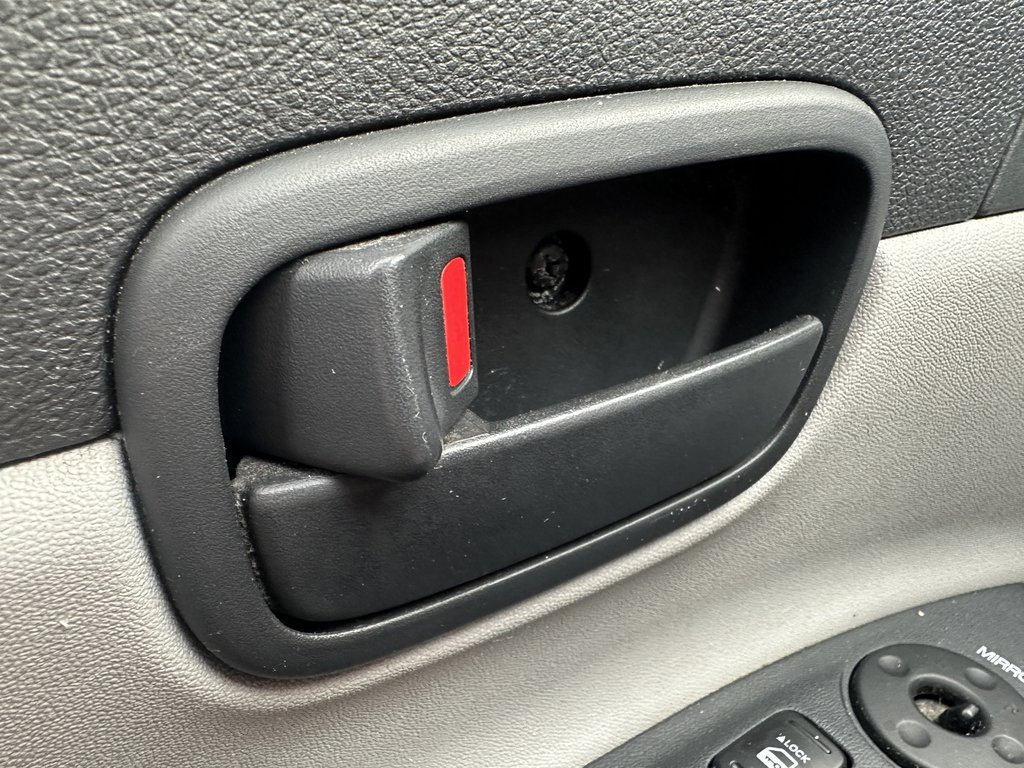 2008 Hyundai Accent L in Hebbville, Nova Scotia - 9 - w1024h768px
