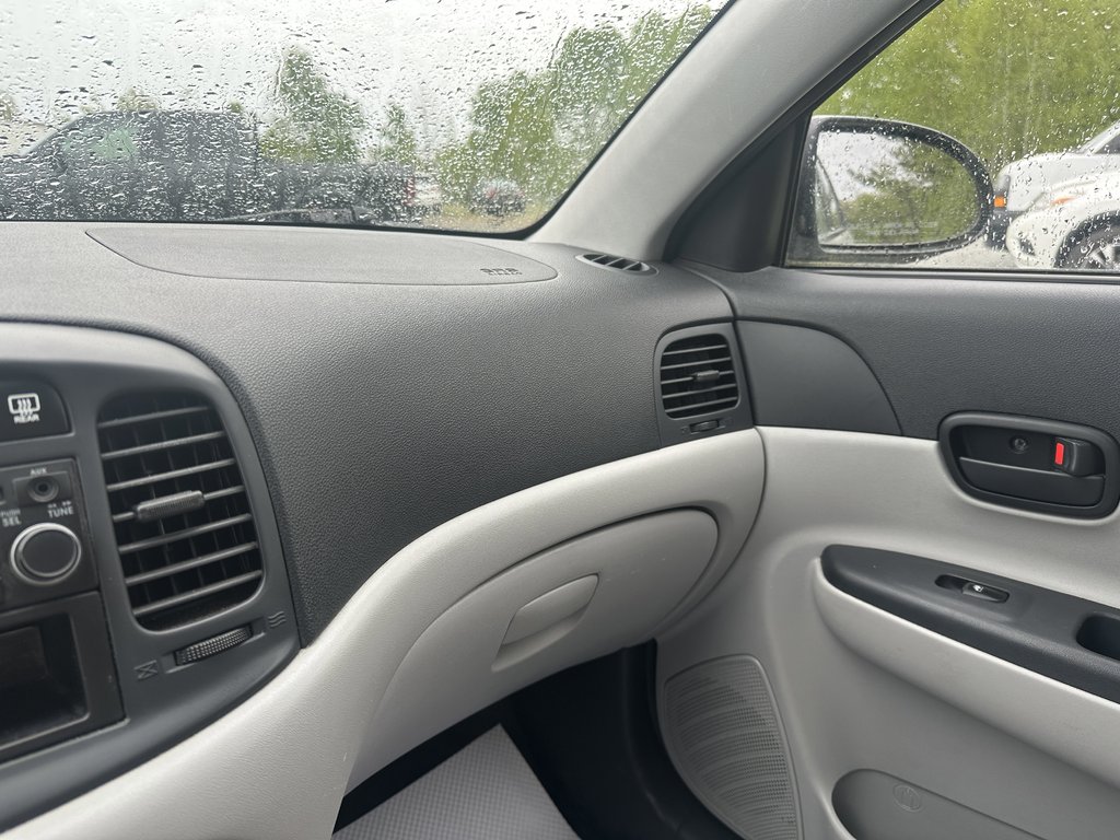 2008 Hyundai Accent L in Hebbville, Nova Scotia - 16 - w1024h768px