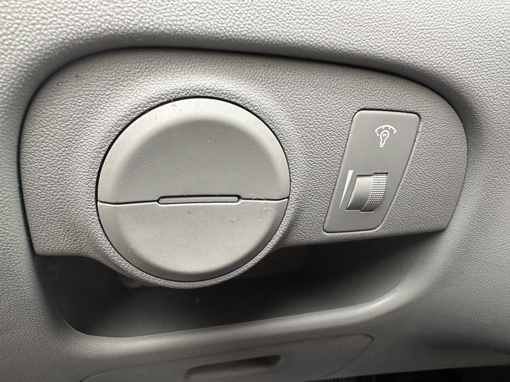 2008 Hyundai Accent L in Hebbville, Nova Scotia - 10 - w1024h768px